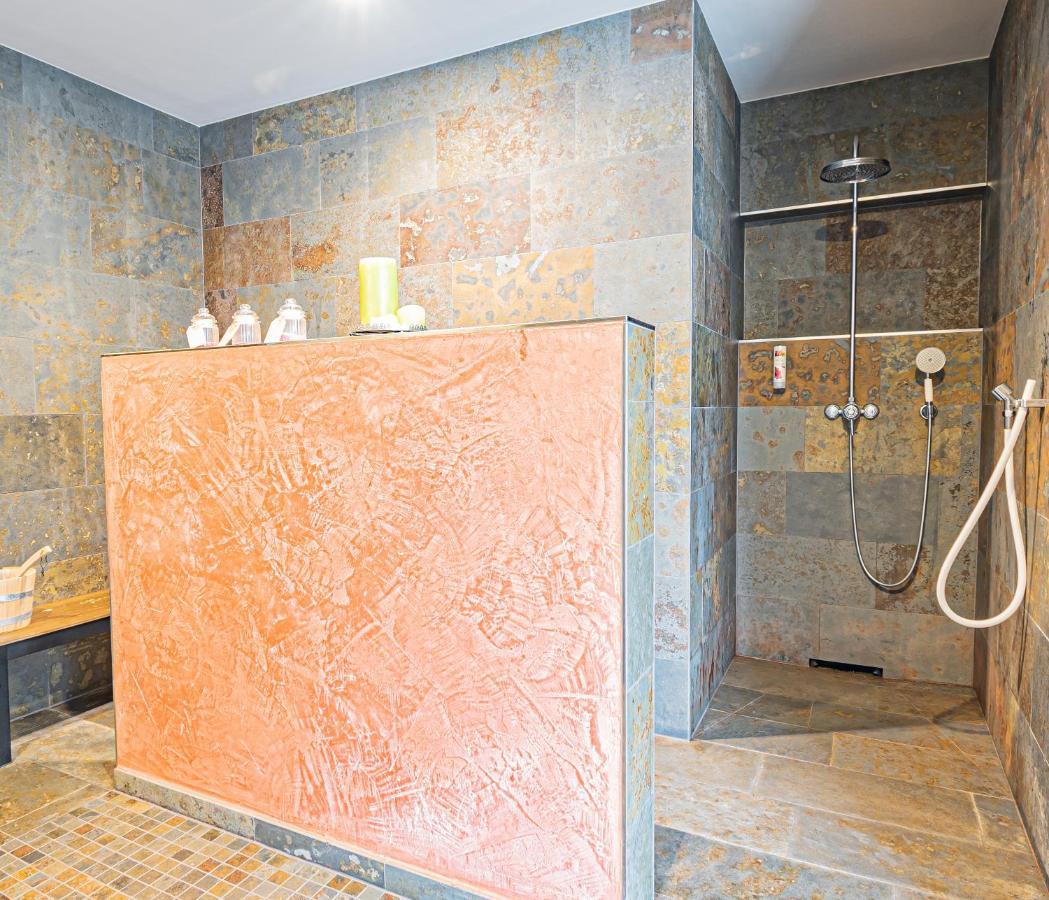 Pensjonat Johannishof Wein-cafe & Gaestehaus Langsur