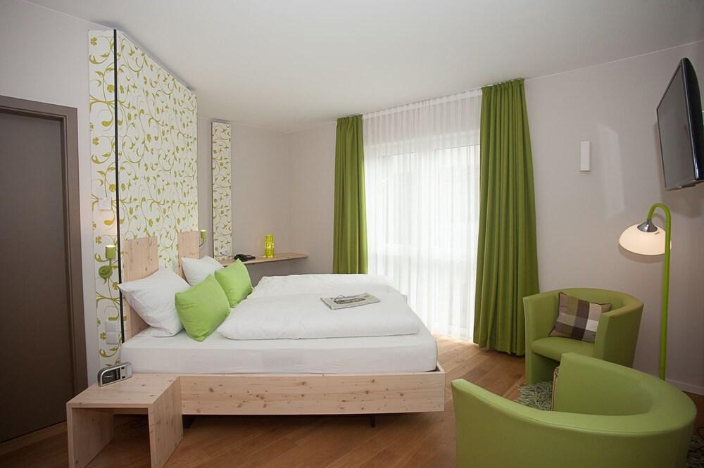 Pensjonat Johannishof Wein-cafe & Gaestehaus Langsur