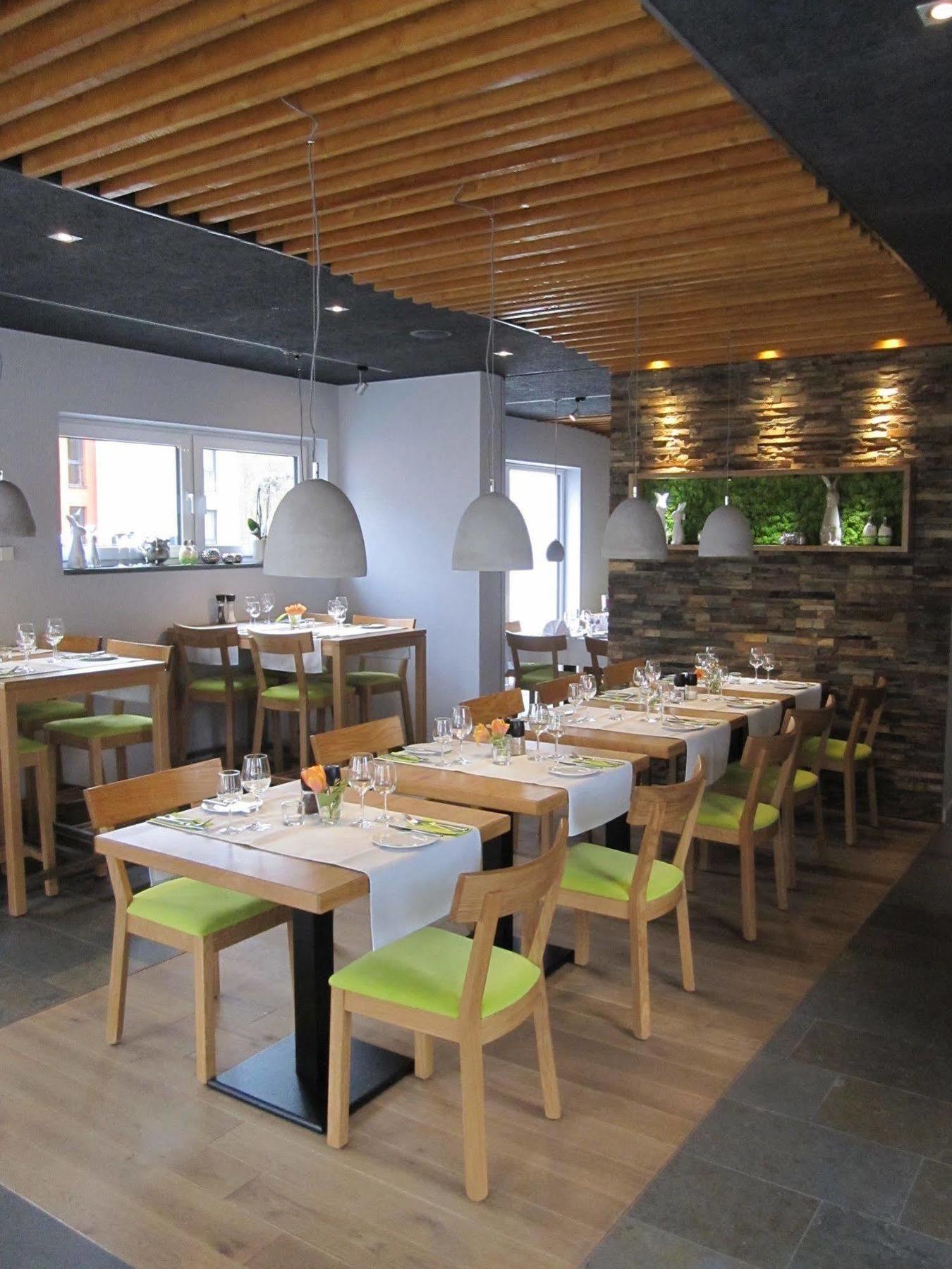 Johannishof Wein-cafe & Gaestehaus 3*