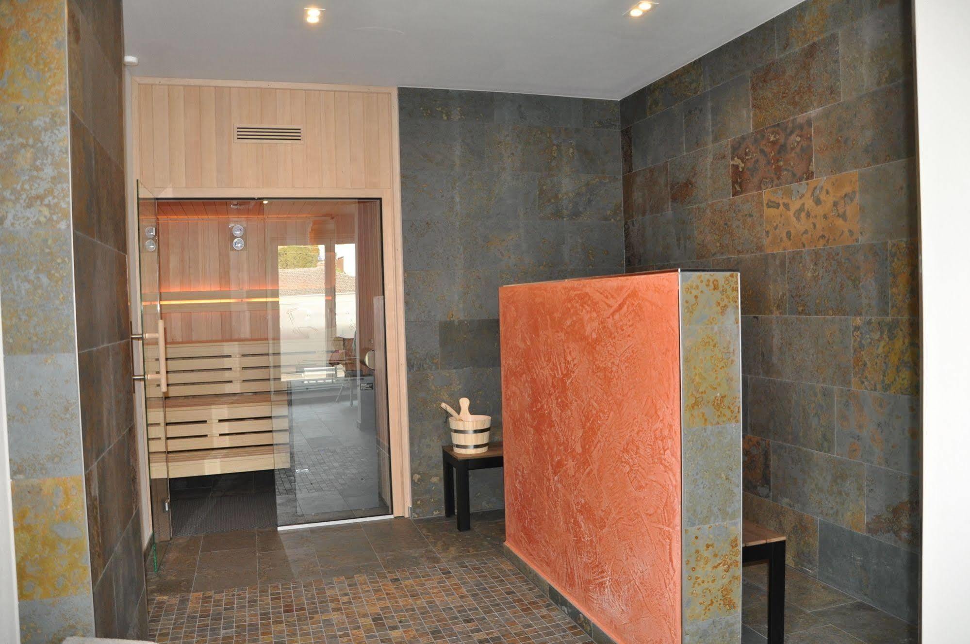Pensjonat Johannishof Wein-cafe & Gaestehaus